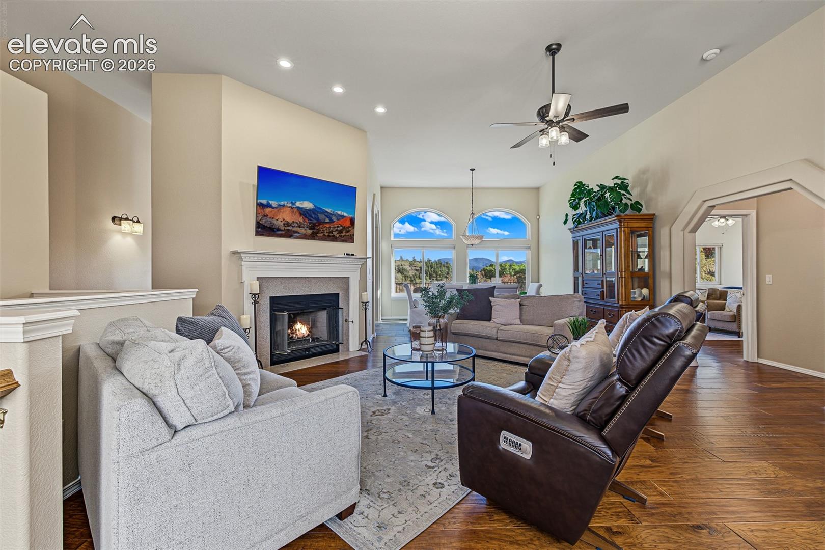 Listing photo 5 for 3530 Twisted Oak Circle