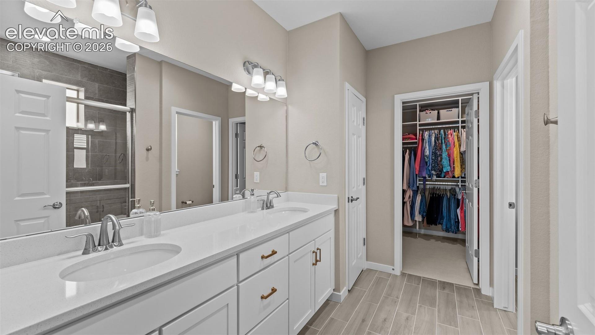 Listing photo 12 for 6055 Bennach Grove