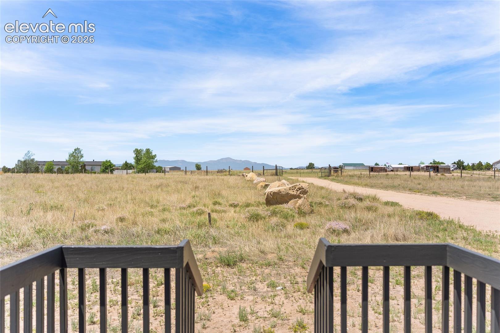 Listing photo 10 for 1385 Antelope Drive