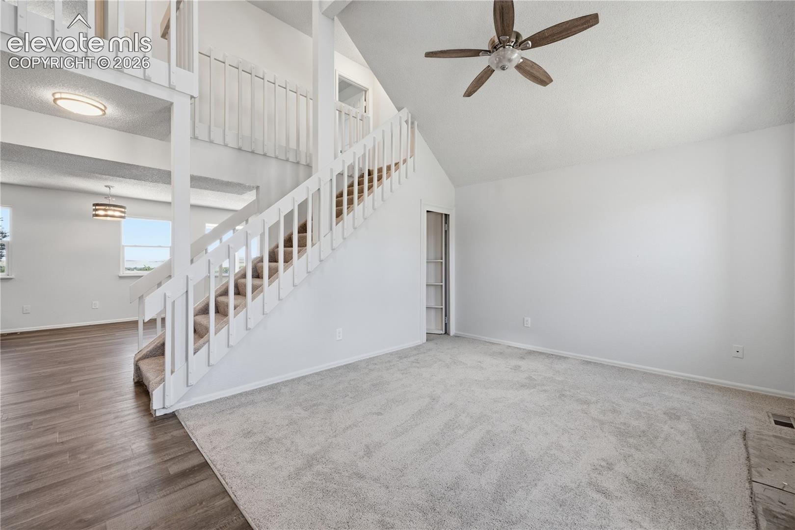 Listing photo 7 for 4571 Sunnyhill Drive