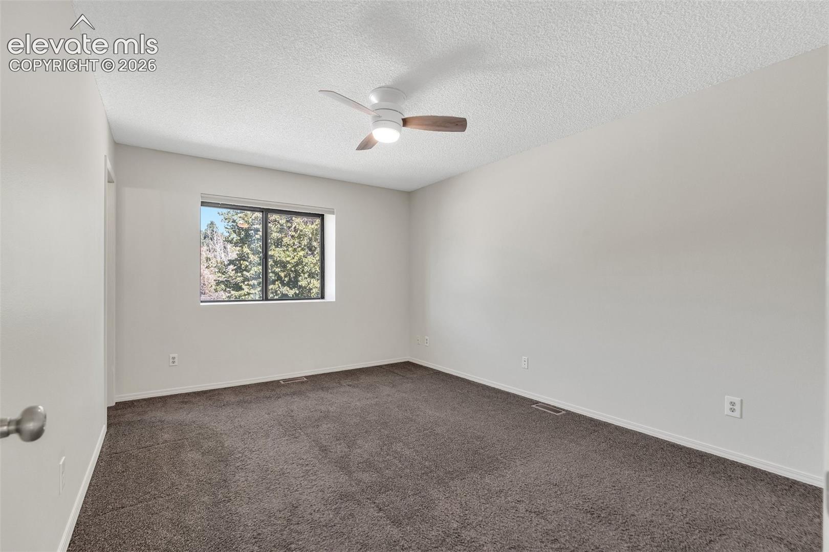 Listing photo 14 for 5555 Alma Terrace