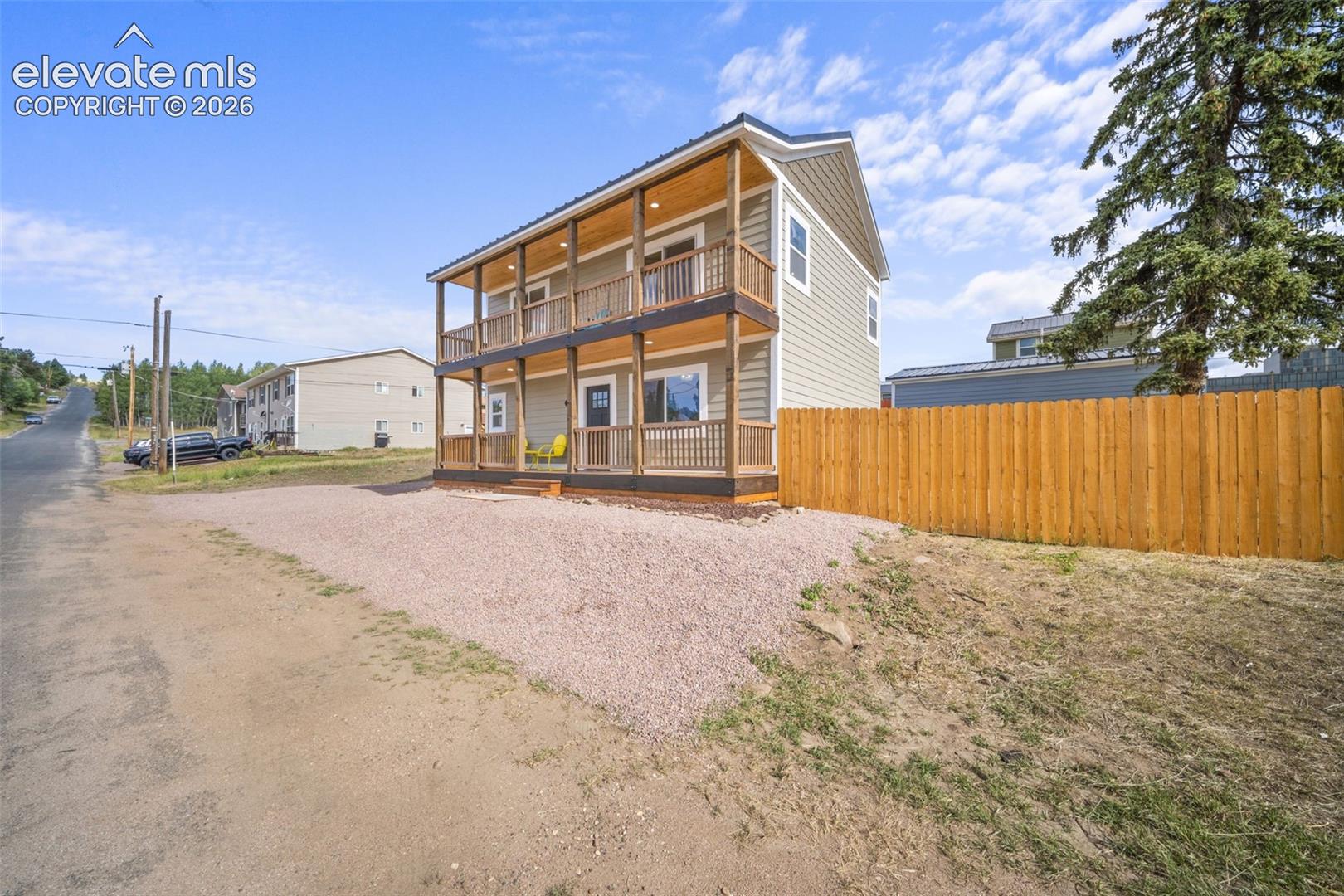Listing photo 30 for 107 E May Avenue