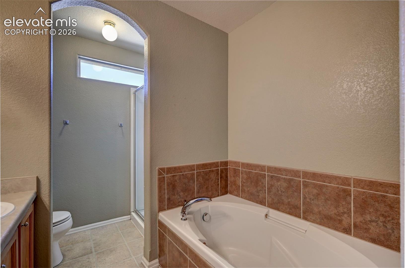 Listing photo 15 for 863 Red Thistle View