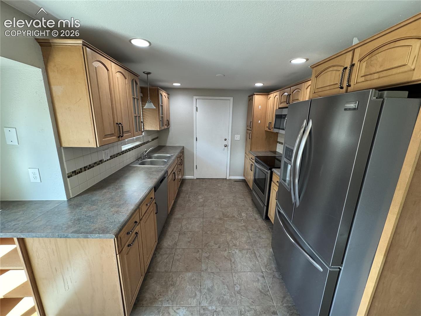 Listing photo 7 for 670 Calle Entrada NA