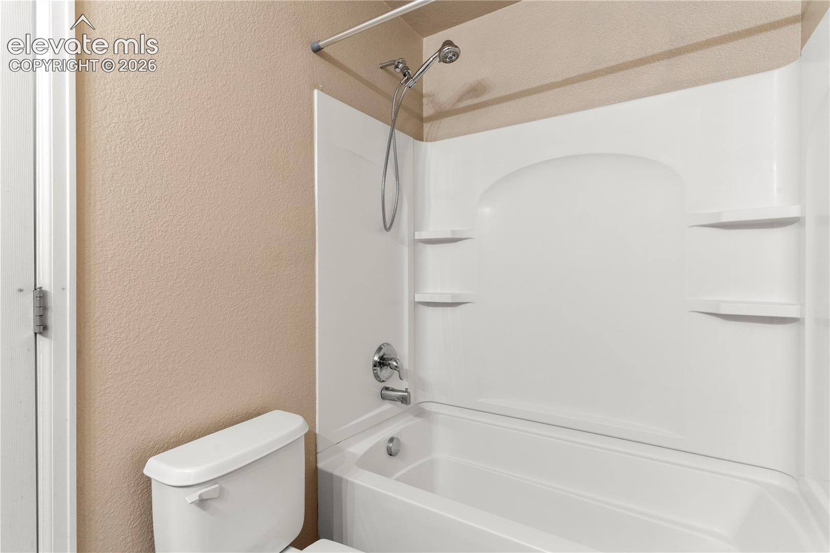 Listing photo 11 for 7698 Sandy Springs Point