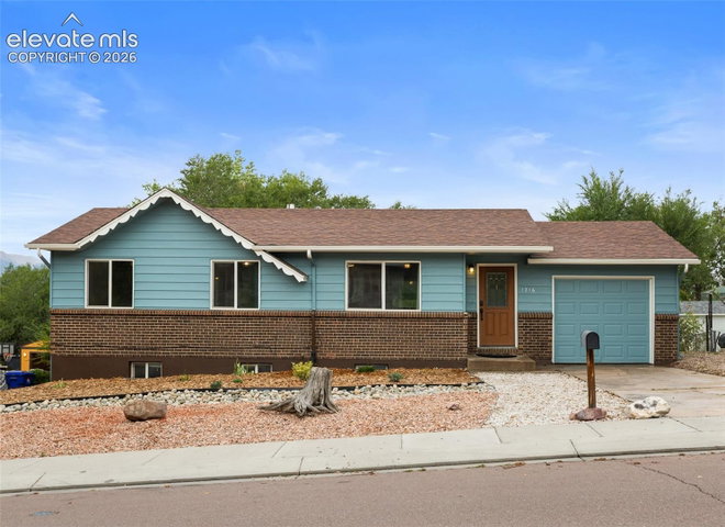 1216 Hathaway Drive — listing photo