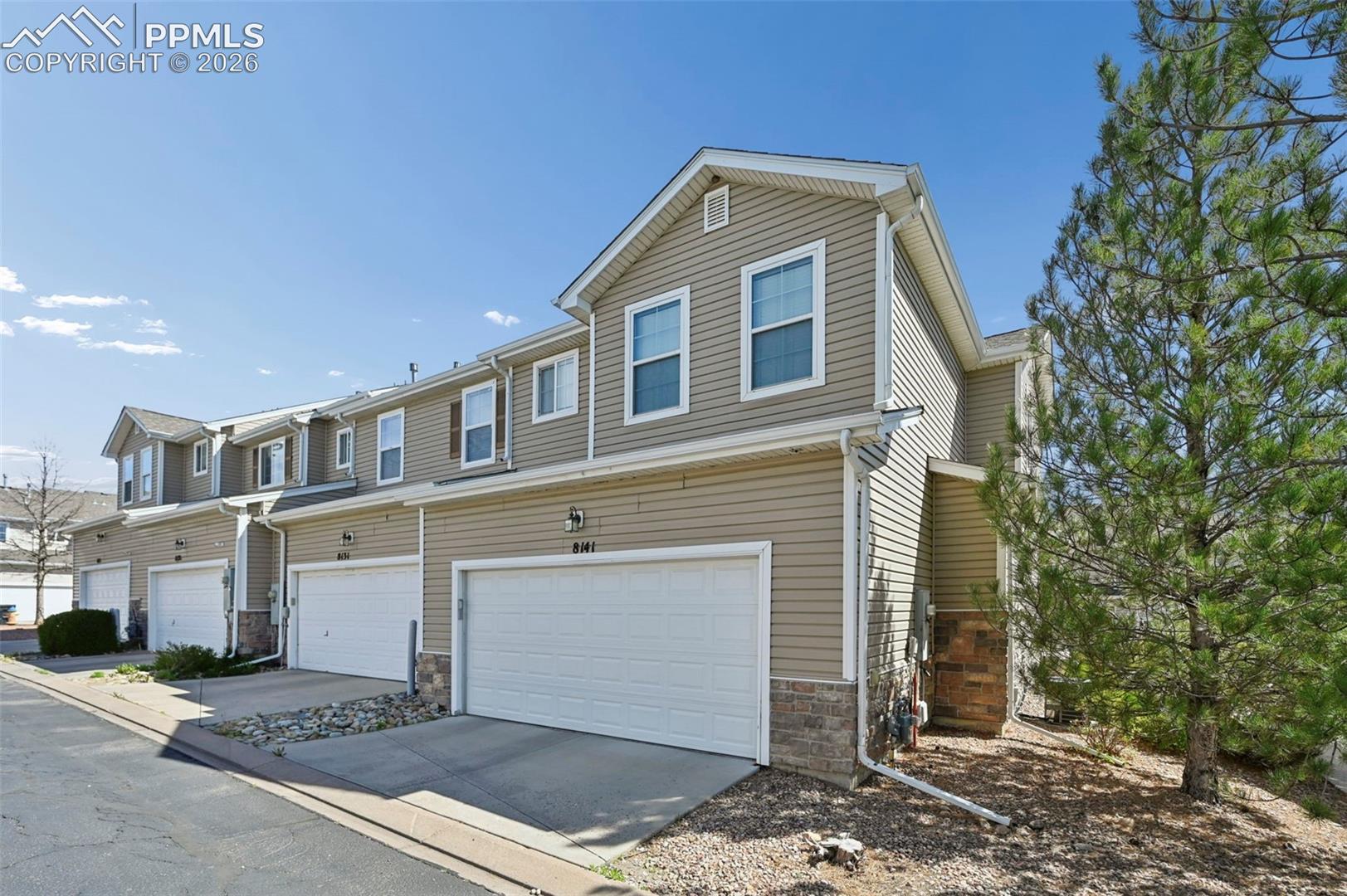 Listing photo 4 for 8141 Snow Bowl Heights