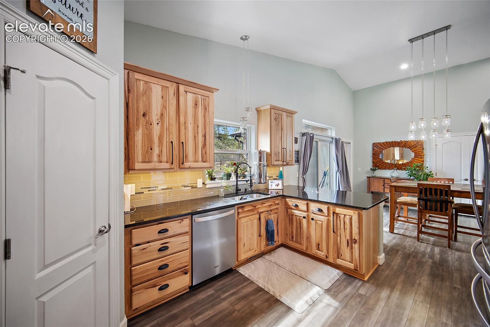 Listing photo 9 for 1101 Ptarmigan Drive