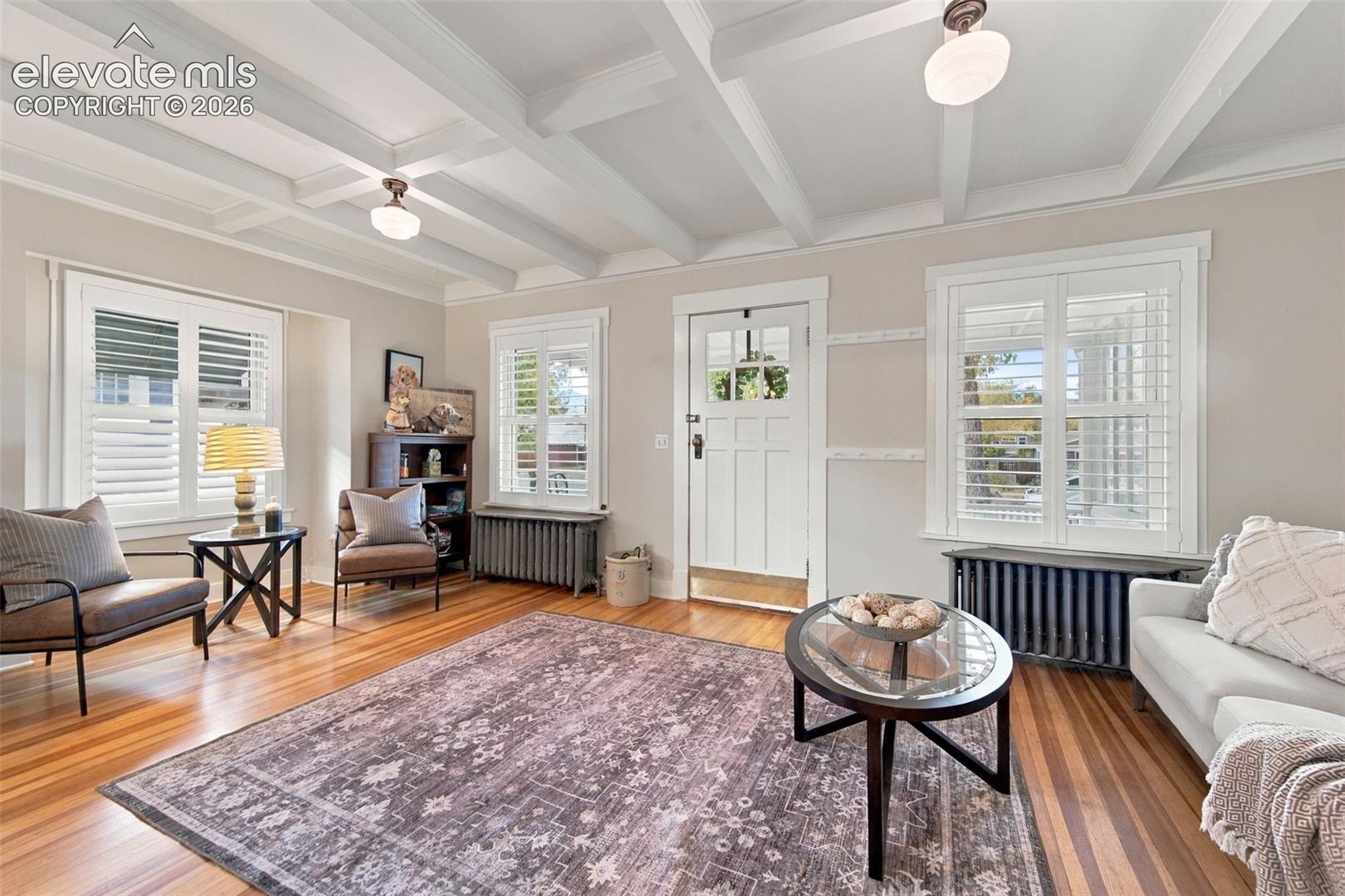 Listing photo 4 for 619 N Cedar Street