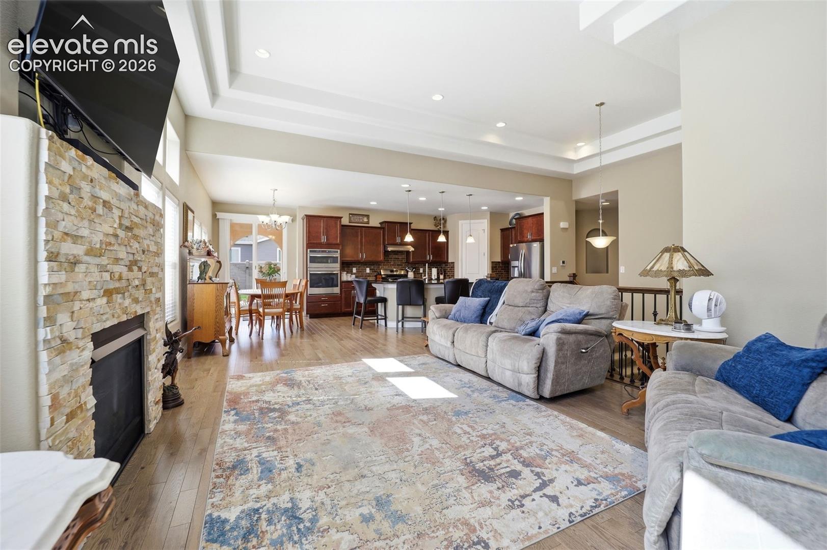 Listing photo 2 for 9982 Golf Crest Drive