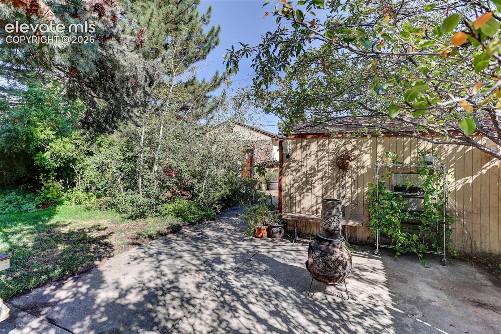 Listing photo 10 for 450 S Quitman Street