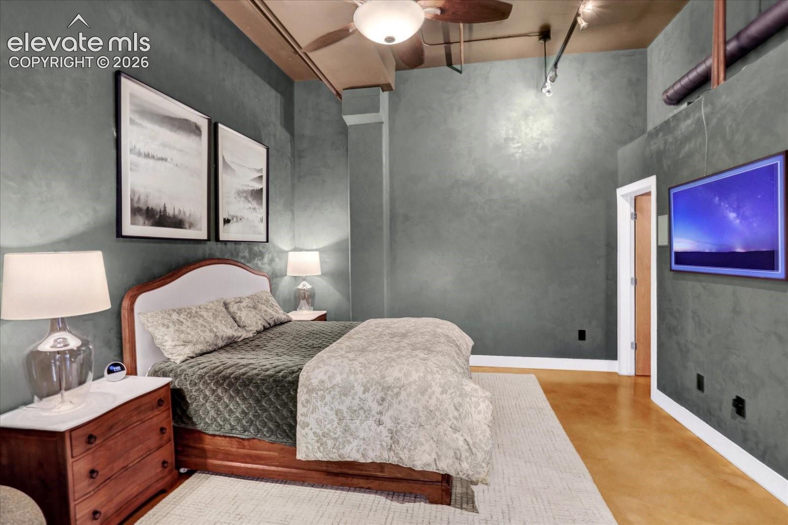Listing photo 18 for 101 N Tejon Street 460