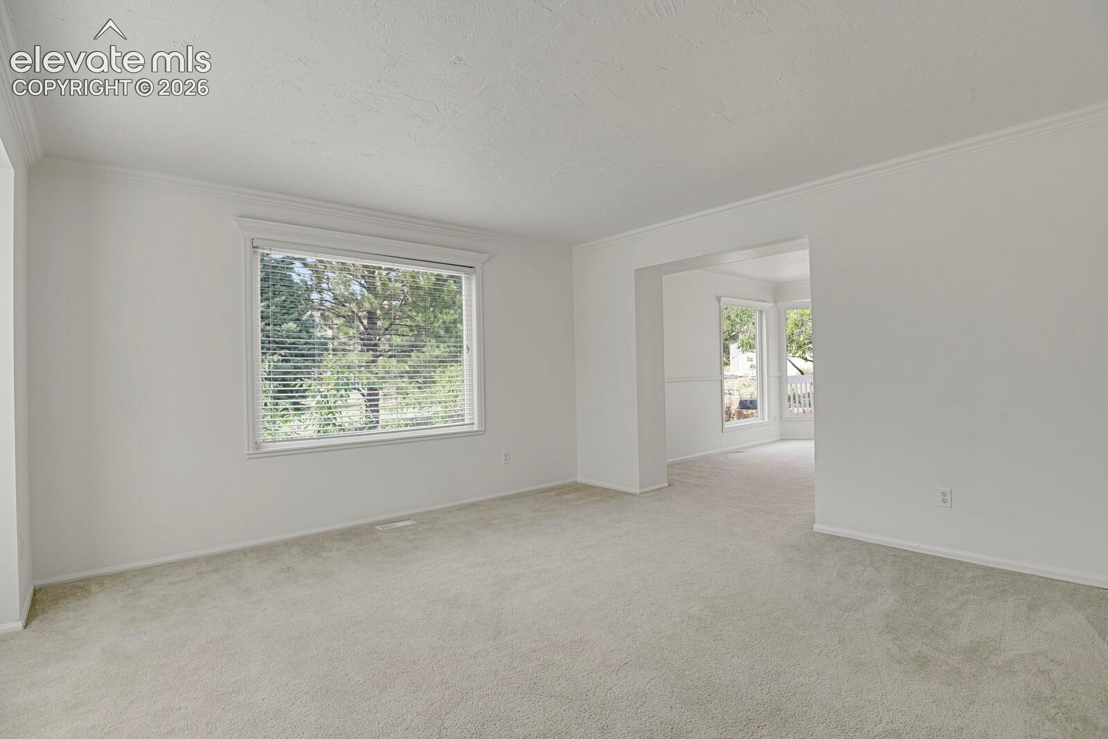 Listing photo 9 for 916 W Caribou Drive