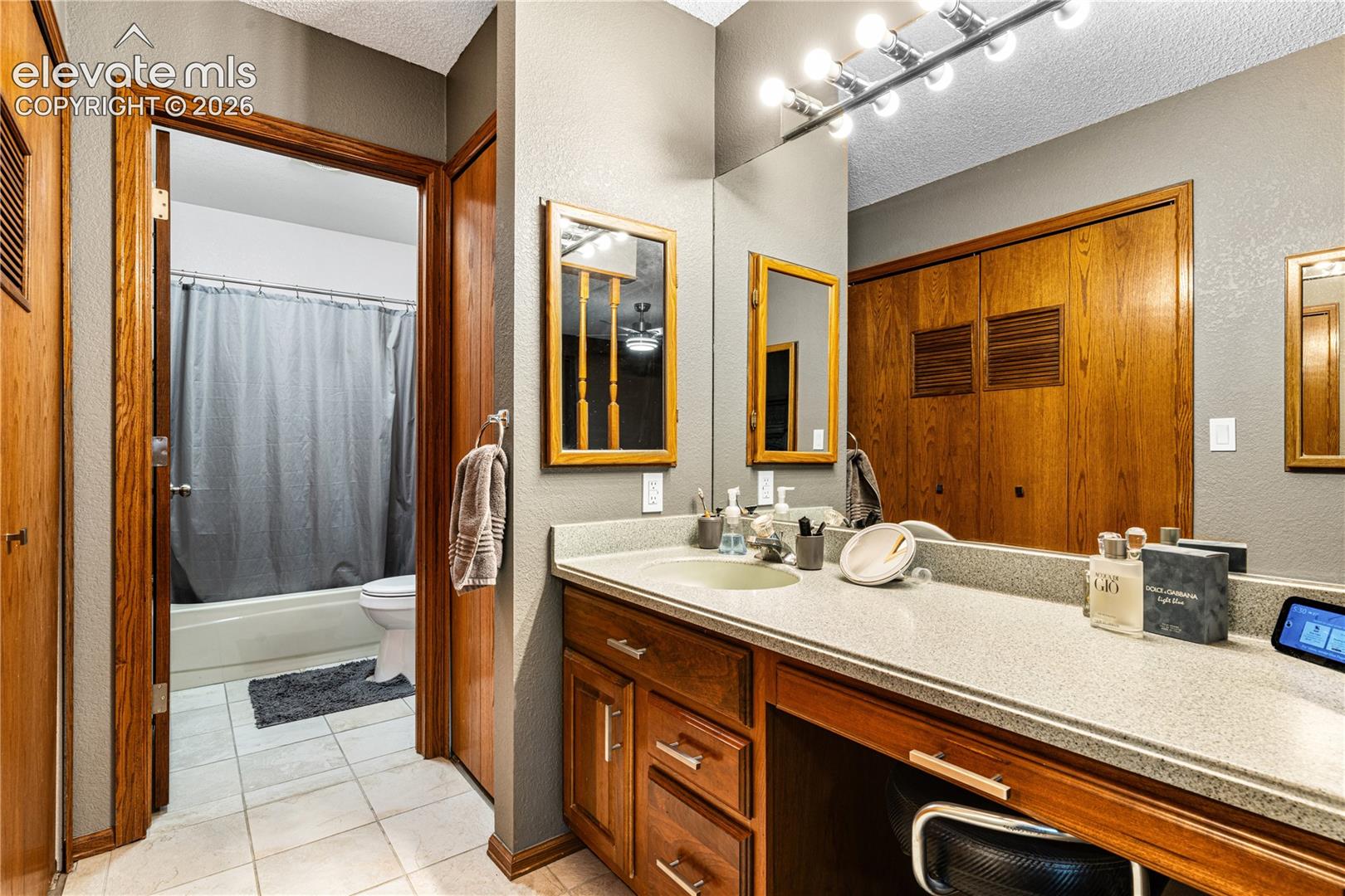 Listing photo 5 for 2106 Chautard Drive B