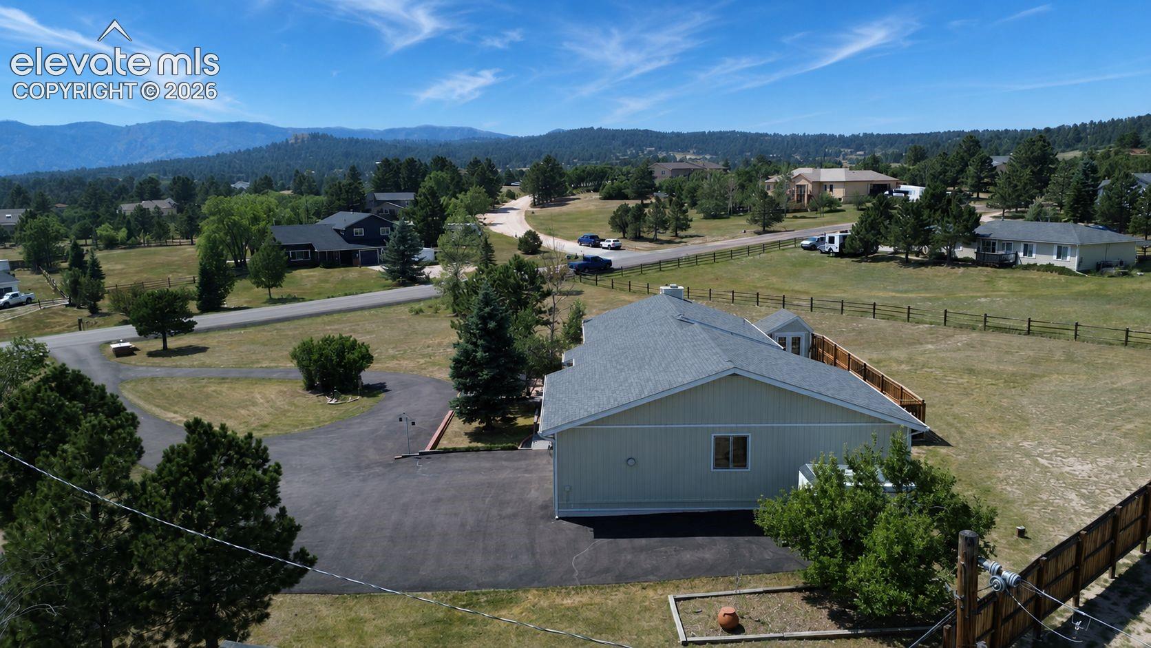 Listing photo 8 for 19155 Spring Valley Road