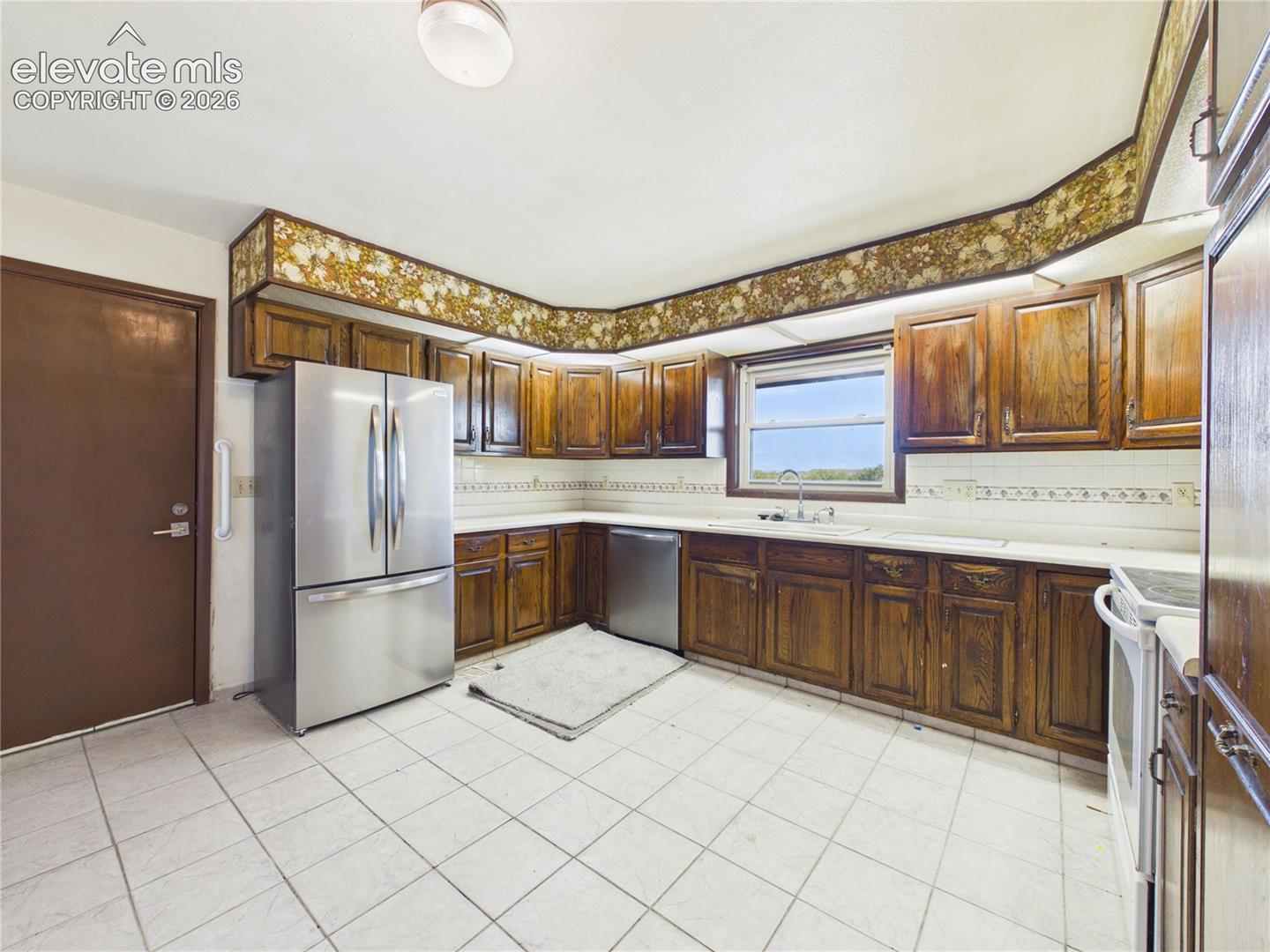 Listing photo 9 for 1980 27th Lane