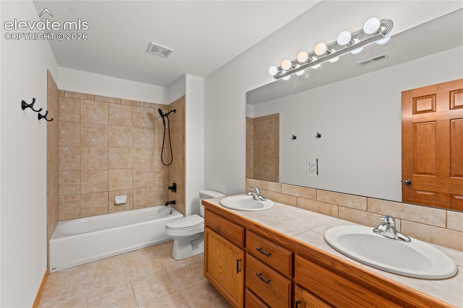 Listing photo 30 for 113 Flagstick Drive