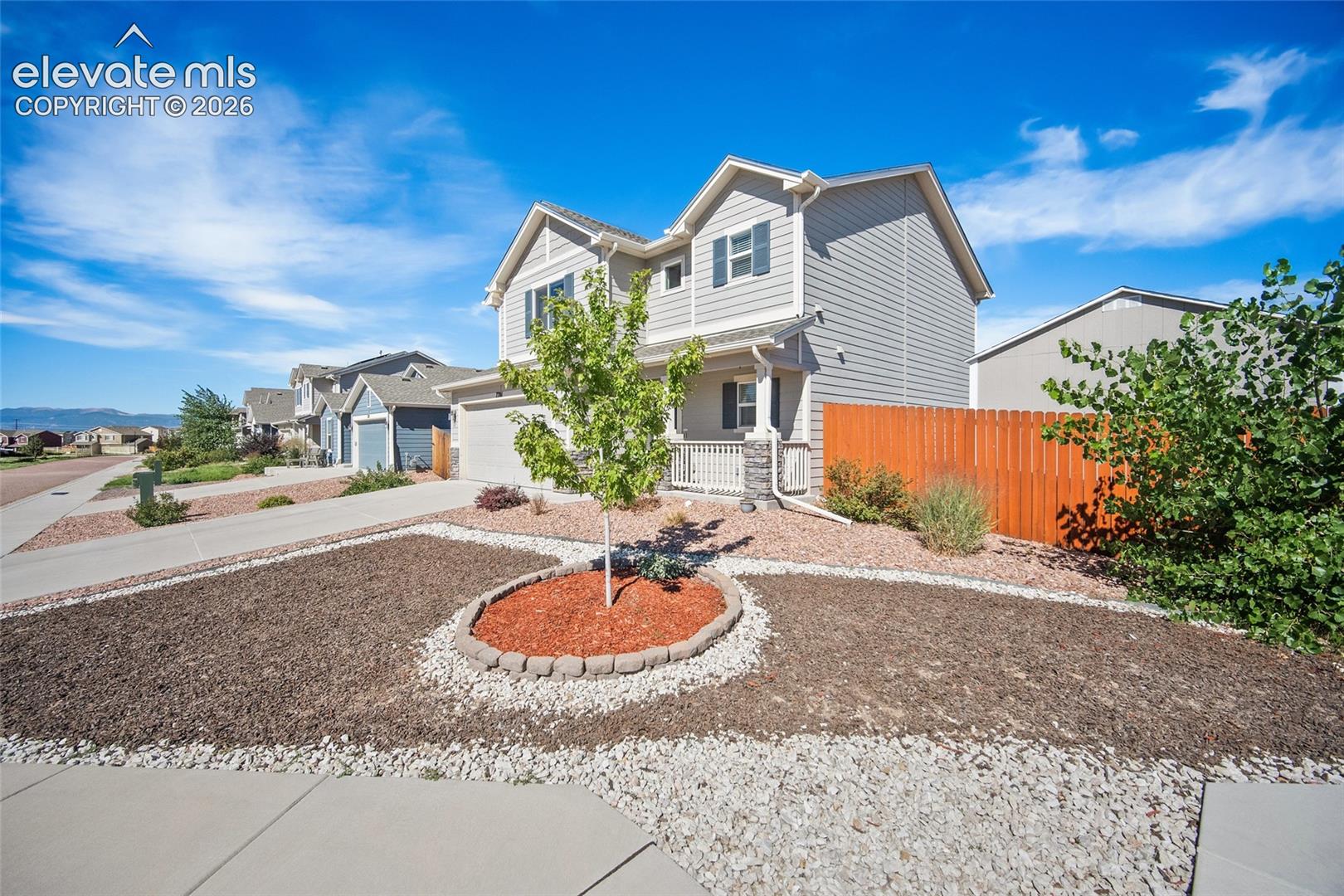 Listing photo 3 for 7701 Berwyn Loop