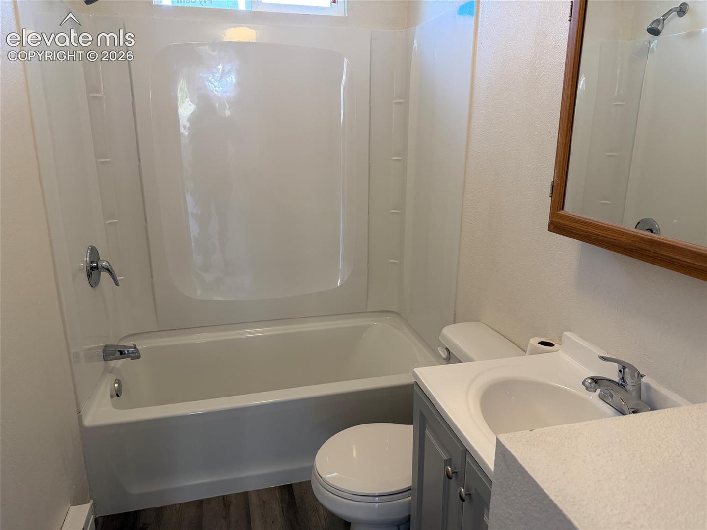 919 Fullview Street, photo 9