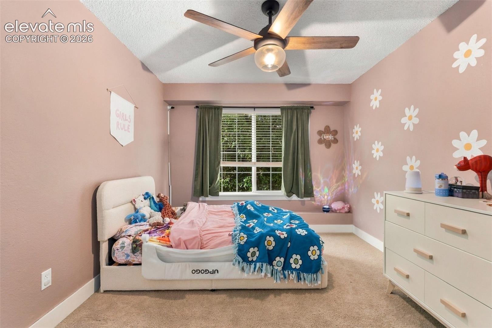 Listing photo 35 for 271 N Holcomb Circle