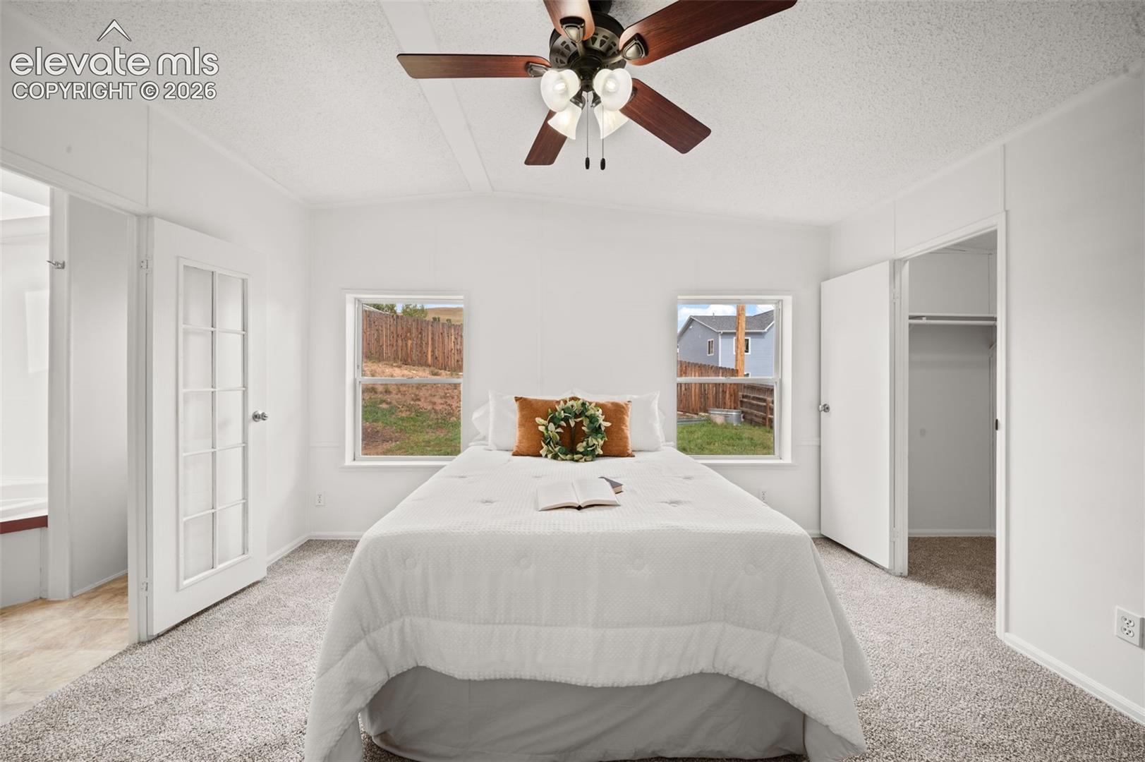 Listing photo 12 for 413 W Eaton Avenue