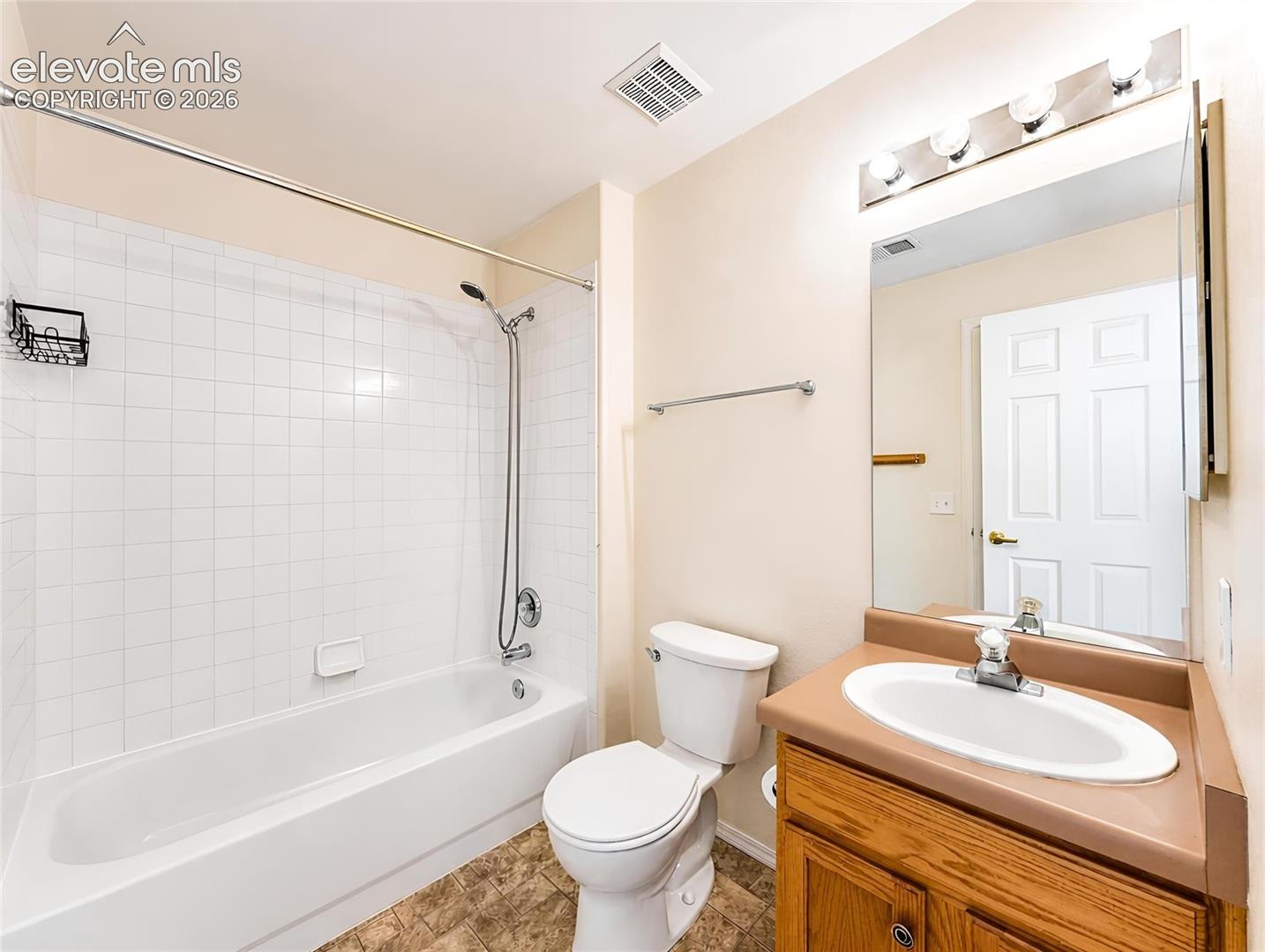 Listing photo 22 for 3875 Strawberry Field Grove E