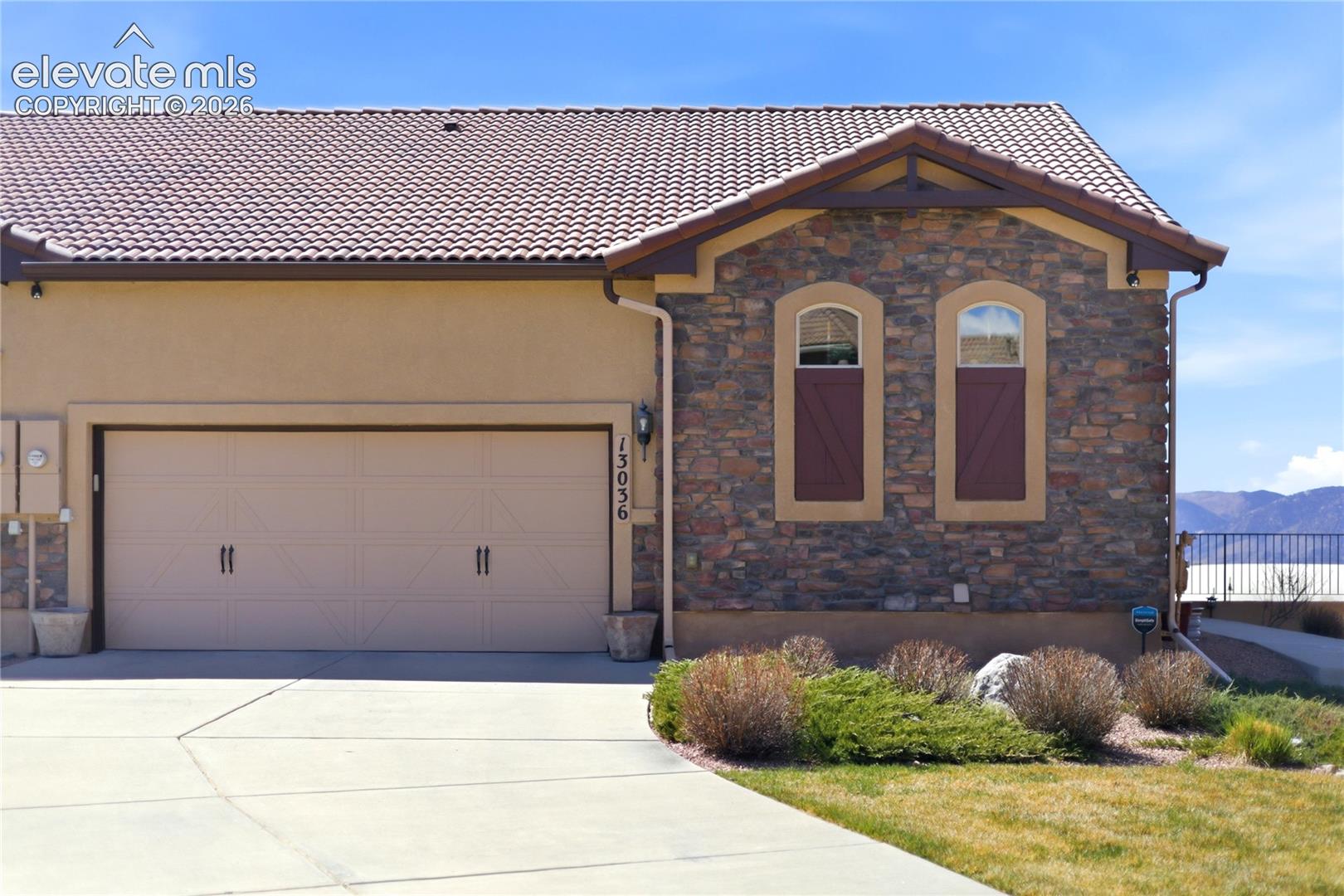 Listing photo 2 for 13036 Cupcake Heights