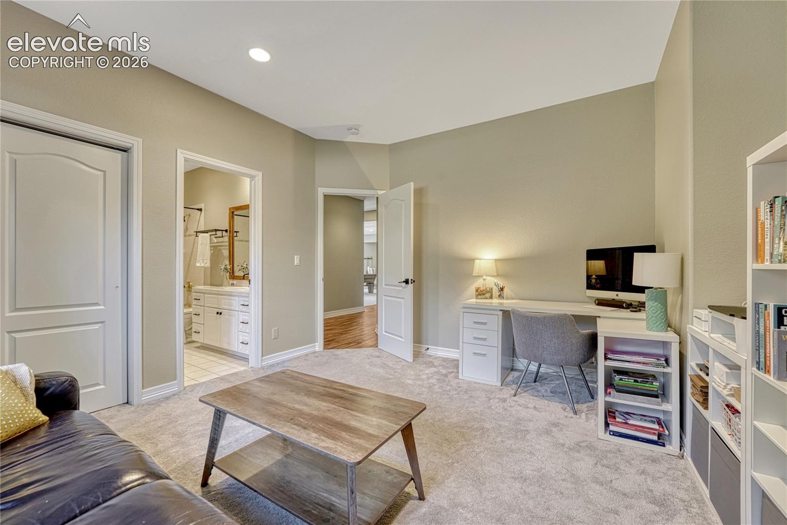 Listing photo 31 for 17180 Colonial Park Drive