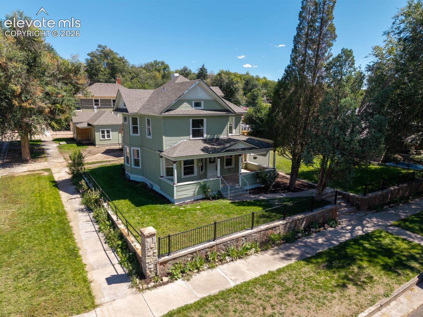 1230 Pikes Peak Avenue
