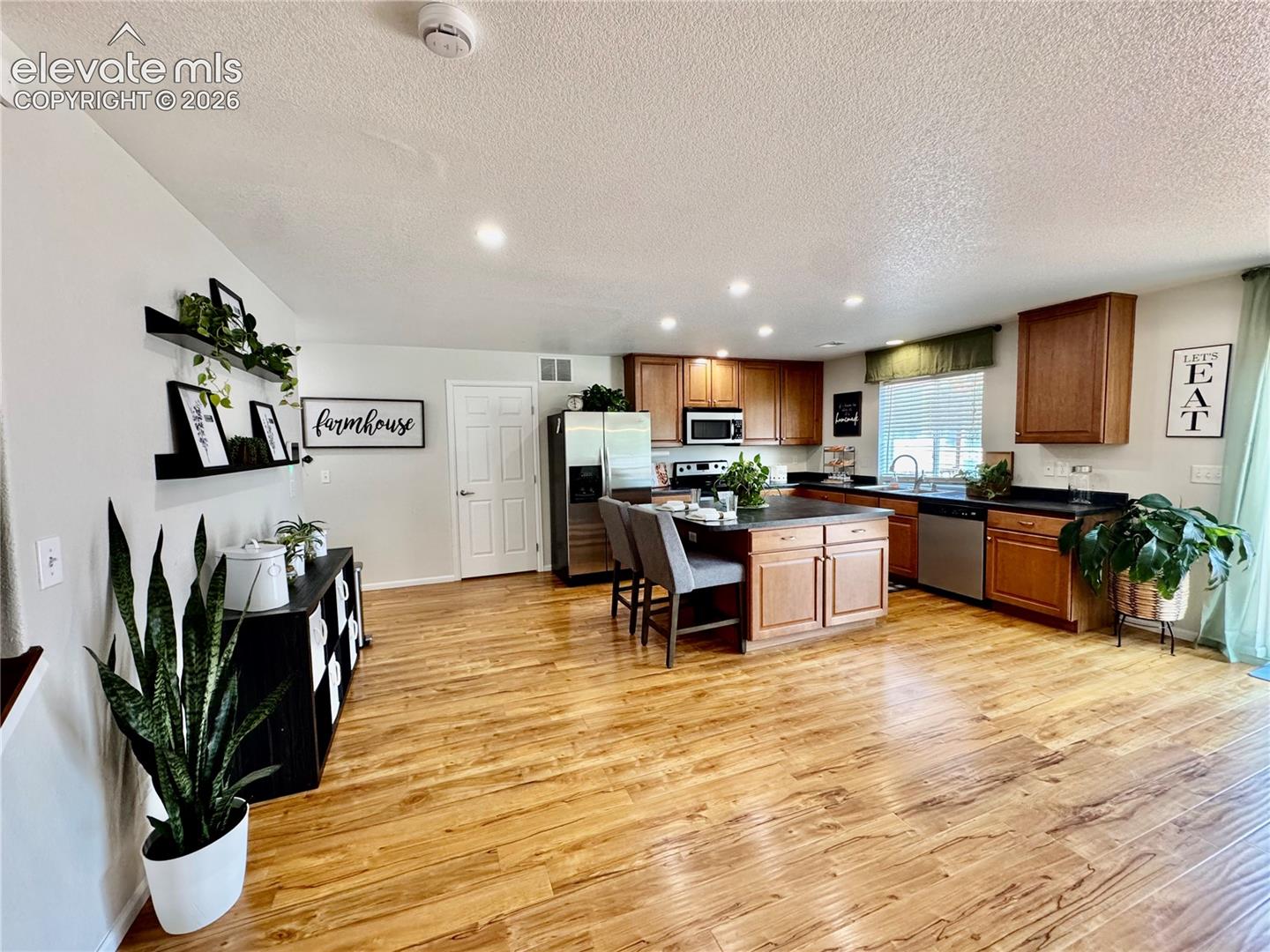 Listing photo 9 for 7965 Campground Drive