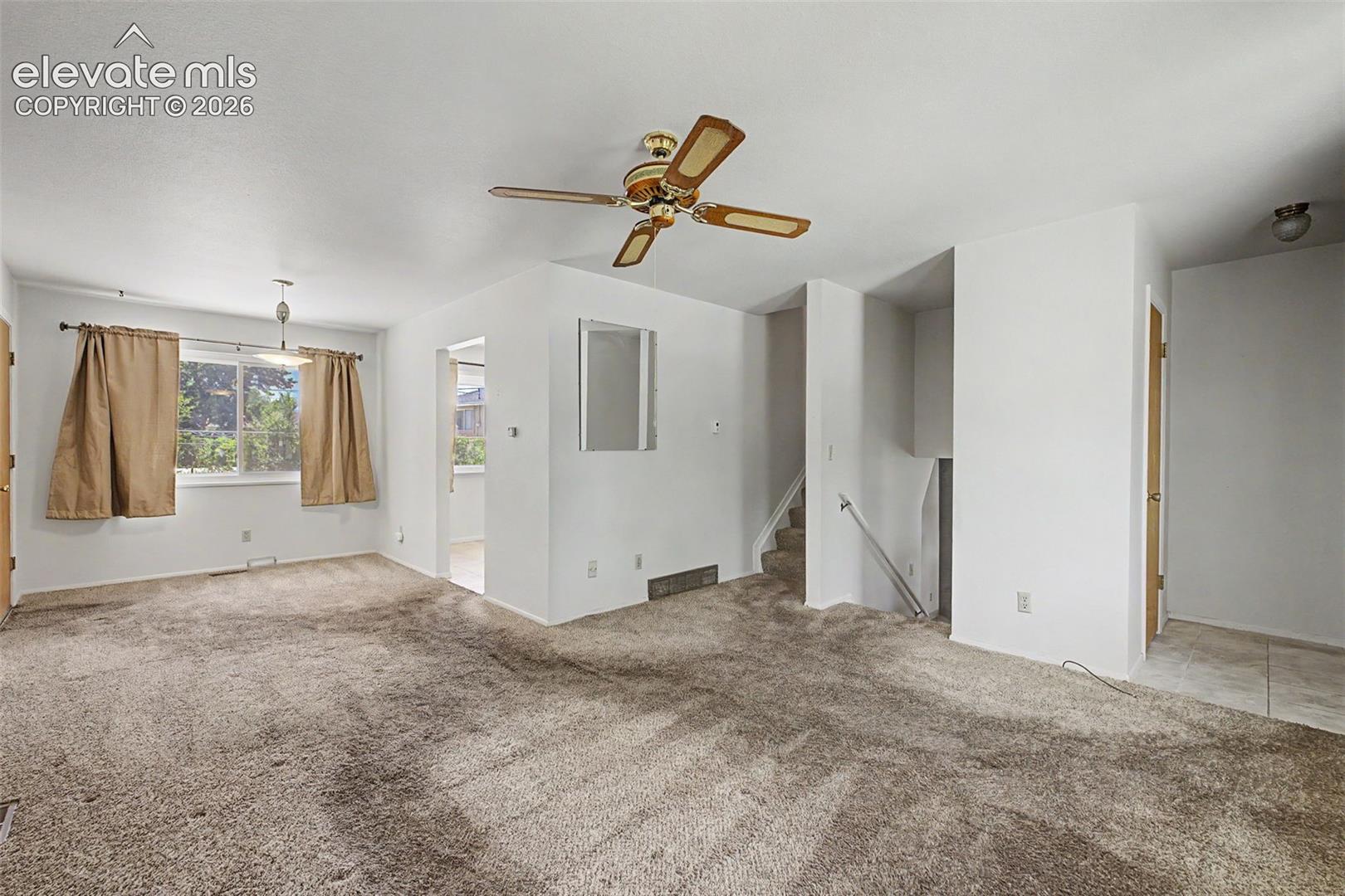 Listing photo 9 for 712 Lansing Drive