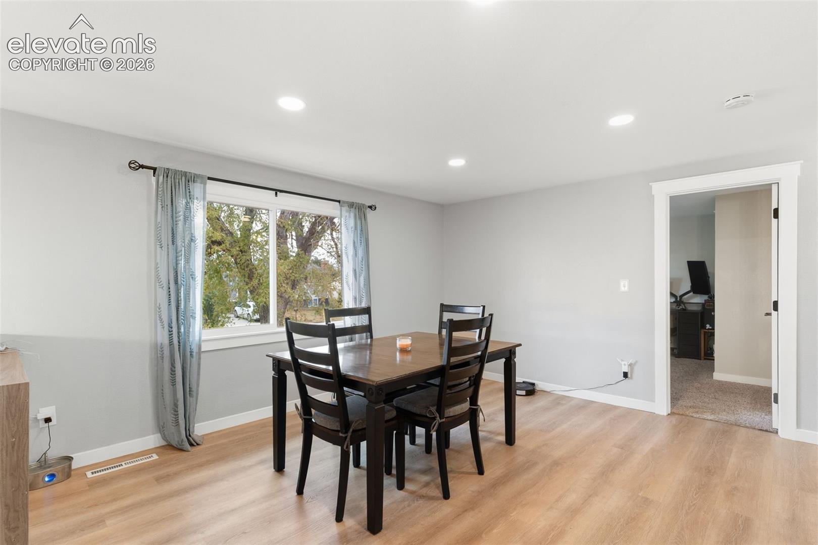 Listing photo 14 for 1596 Prado Drive