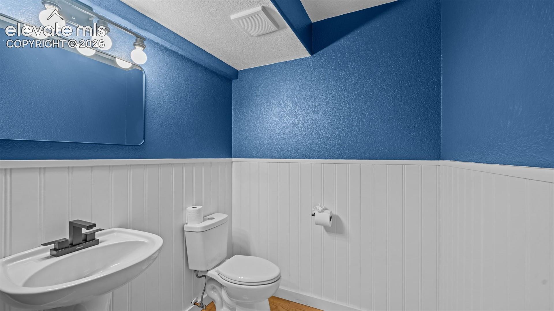 Listing photo 11 for 5216 Arroyo Street