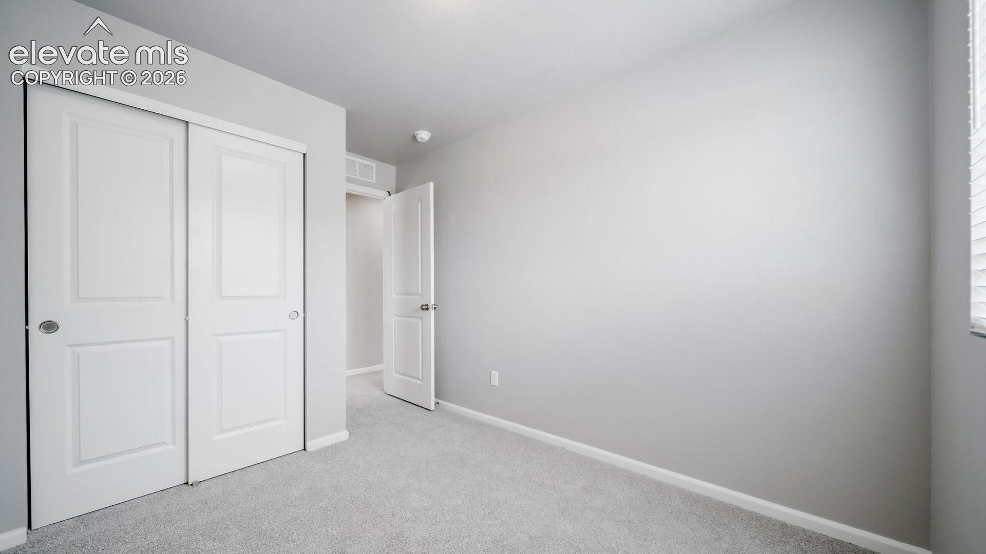 Listing photo 9 for 5660 Bowerman Lane