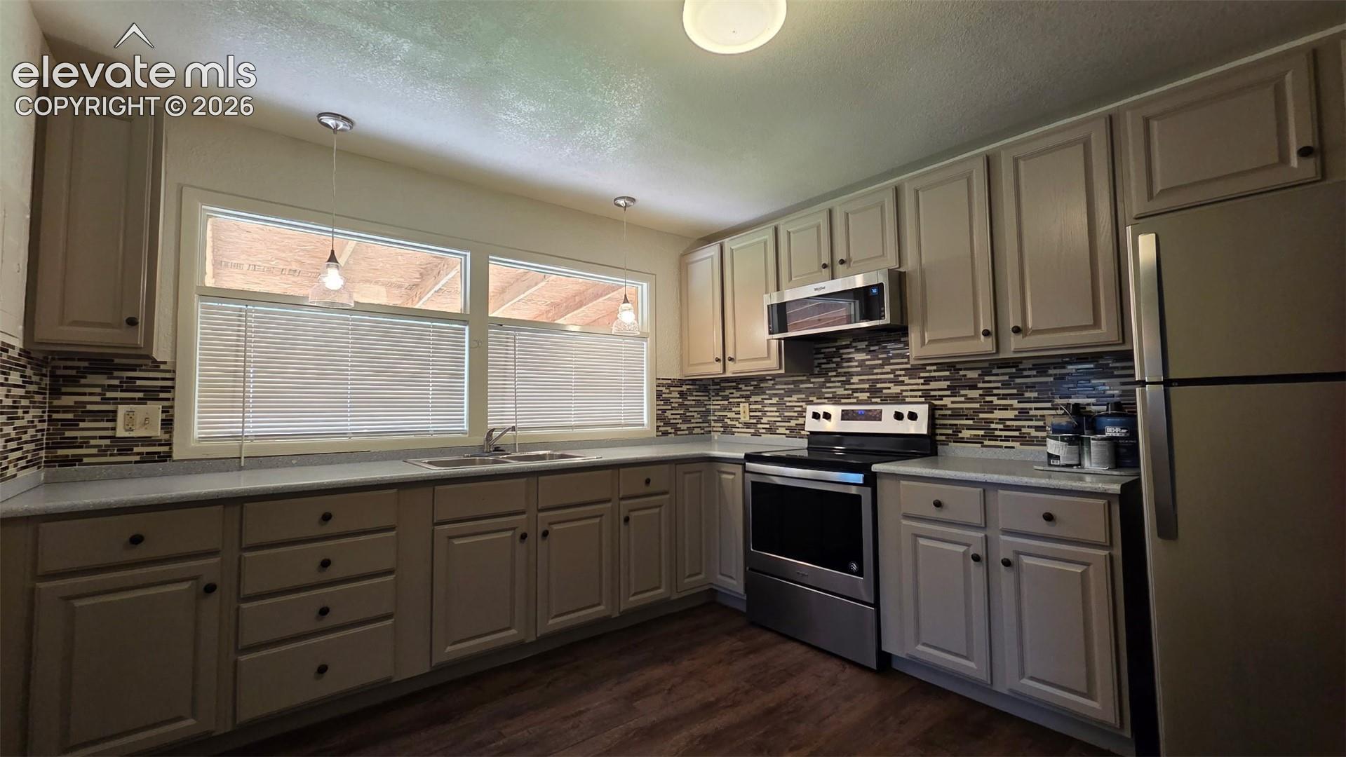 Listing photo 6 for 26 Caledonia Road