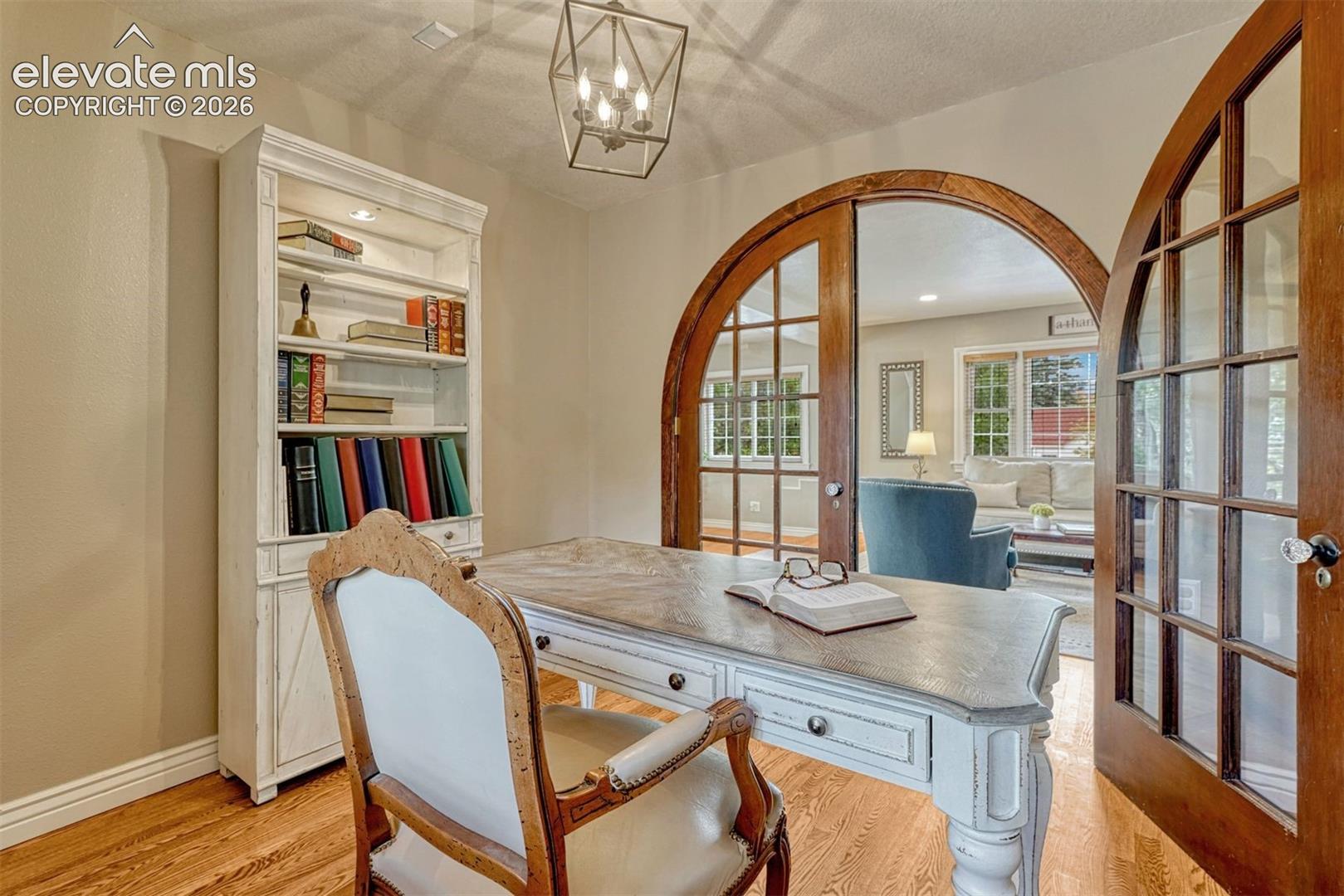Listing photo 11 for 1900 E San Rafael Street