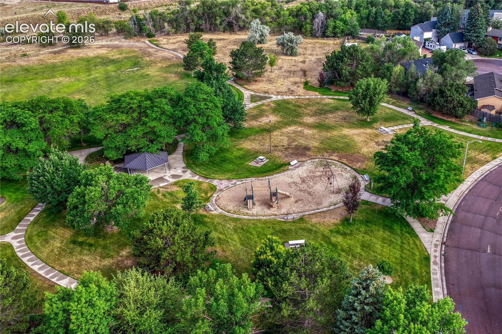 2045 Heathercrest Drive, photo 40