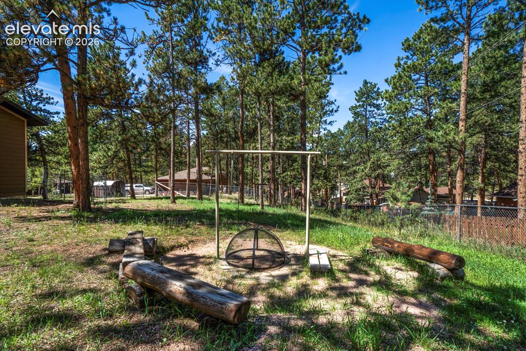 Listing photo 7 for 682 Sunnywood Loop