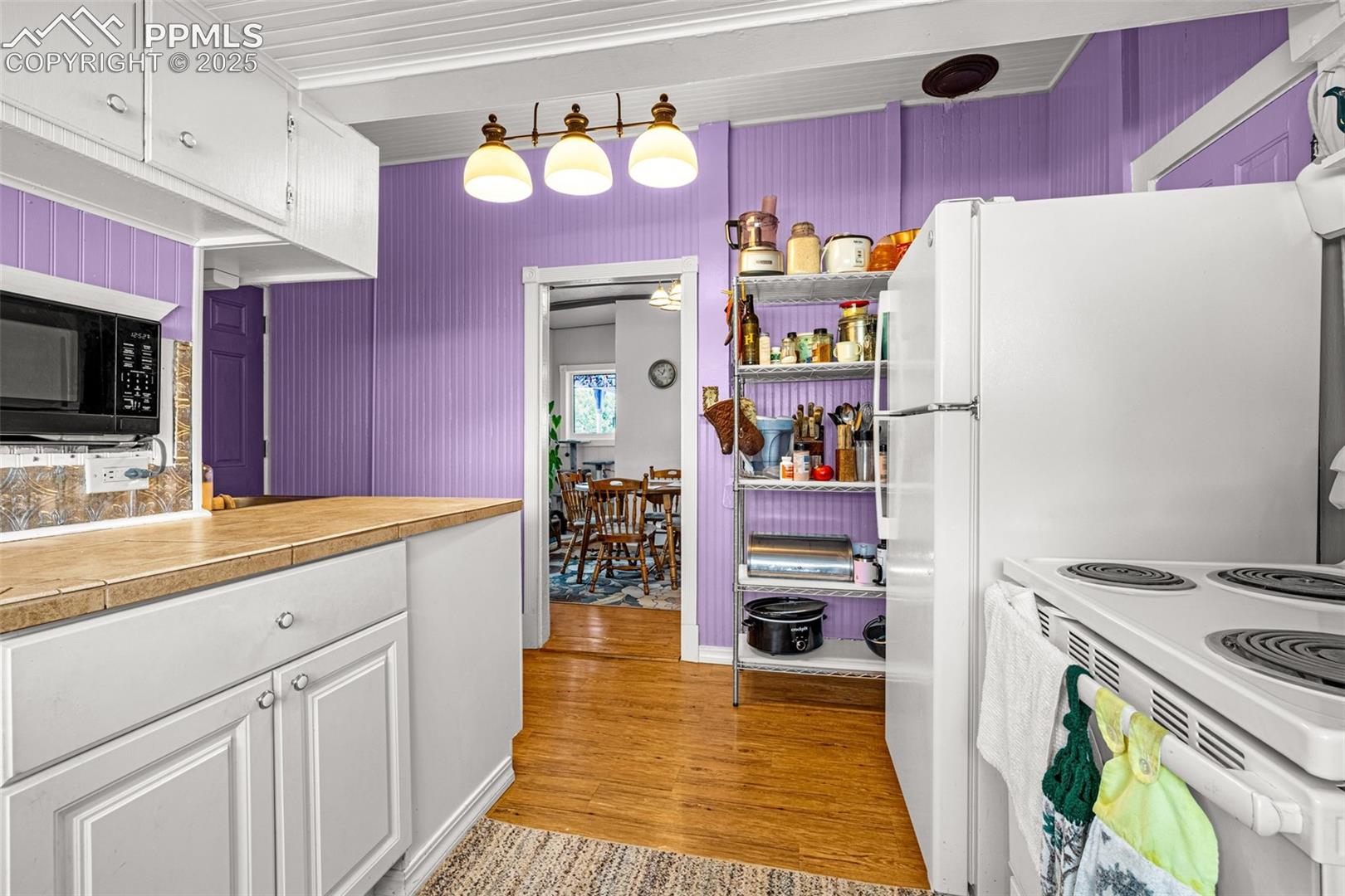 Listing photo 23 for 137 W Eaton Avenue