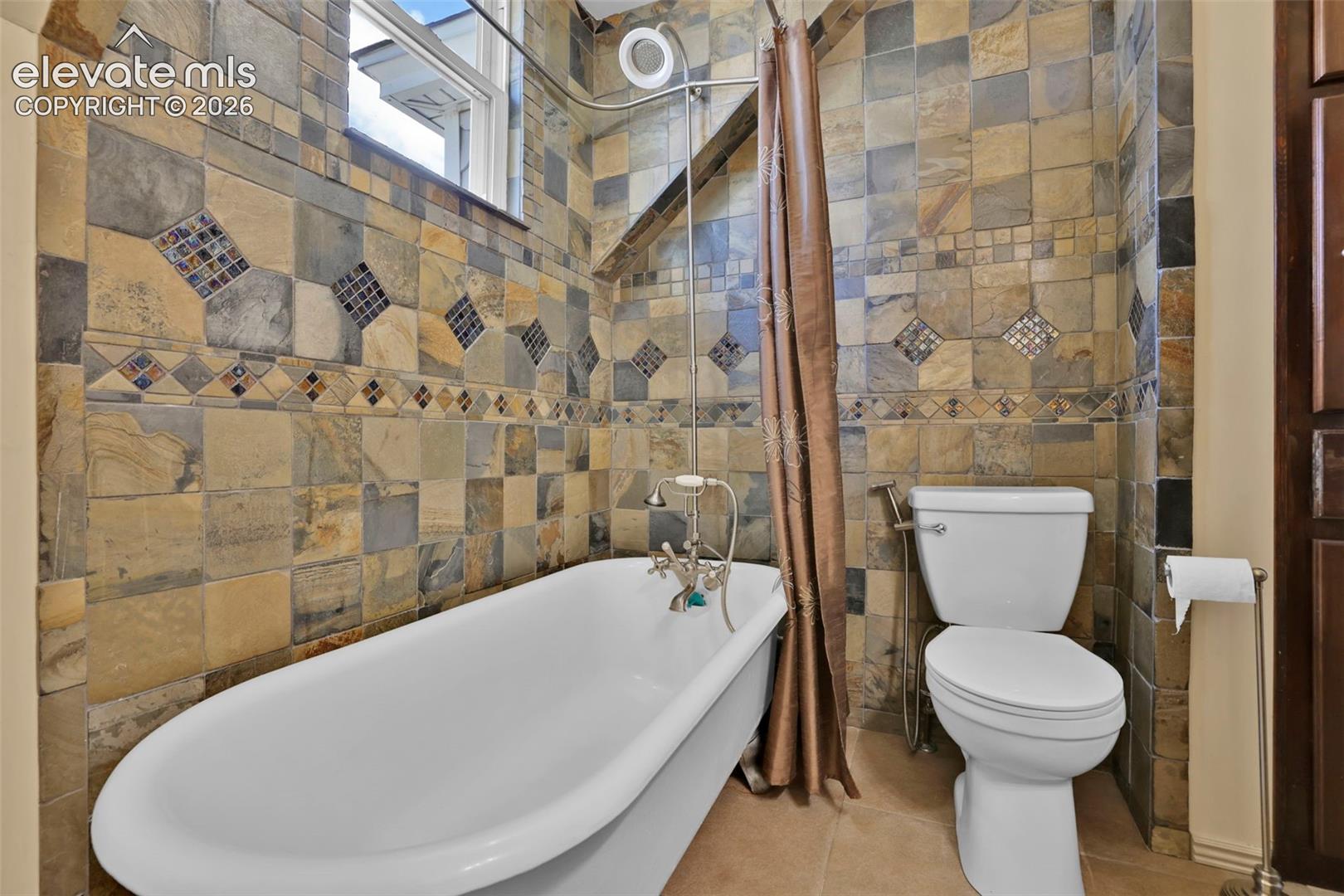 Listing photo 32 for 1302 E Platte Avenue