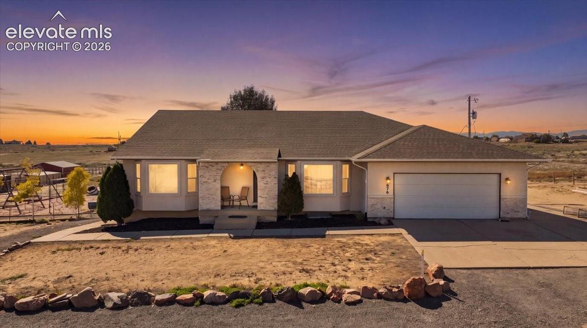 Listing photo 2 for 676 E Heron Drive