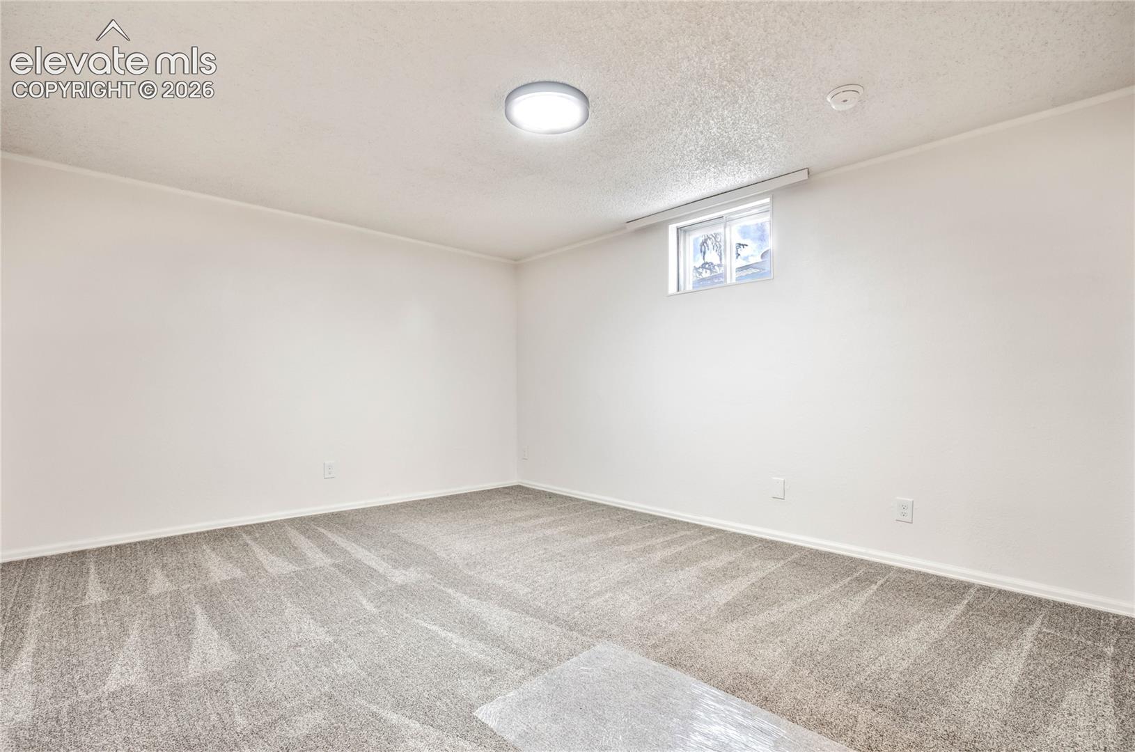 Listing photo 49 for 609 Crestridge Avenue