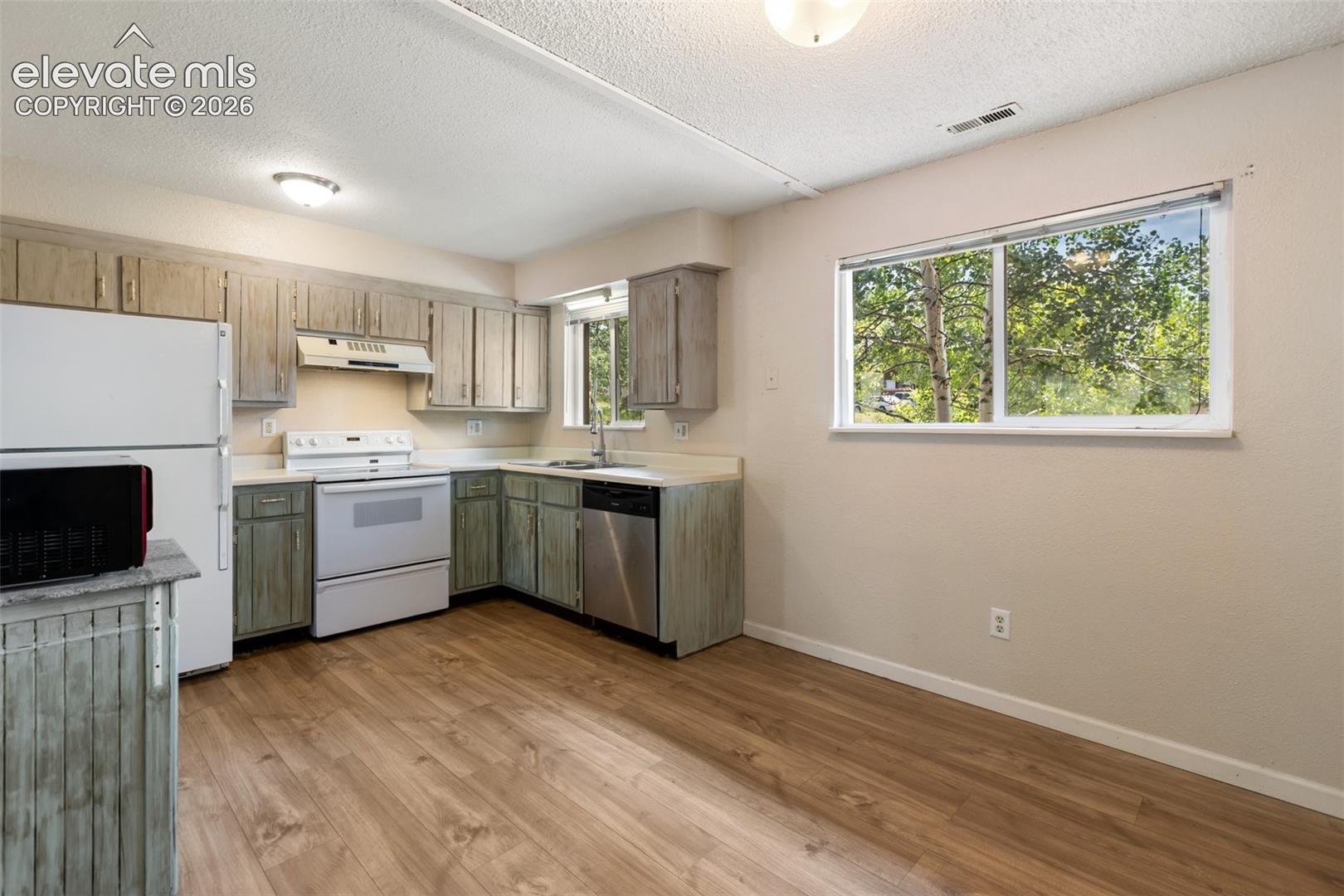 1035 Park View Road, photo 8