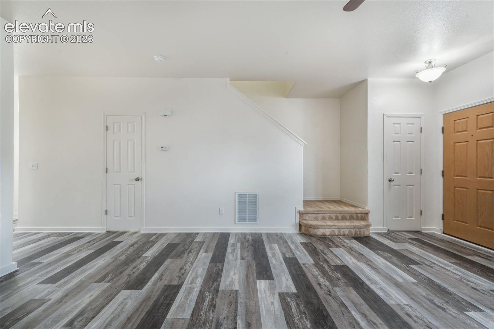 Listing photo 6 for 10513 Wells Point