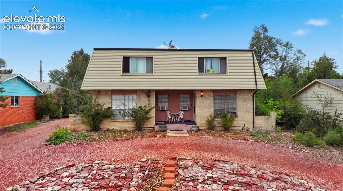 724-726 Pioneer Lane — listing photo