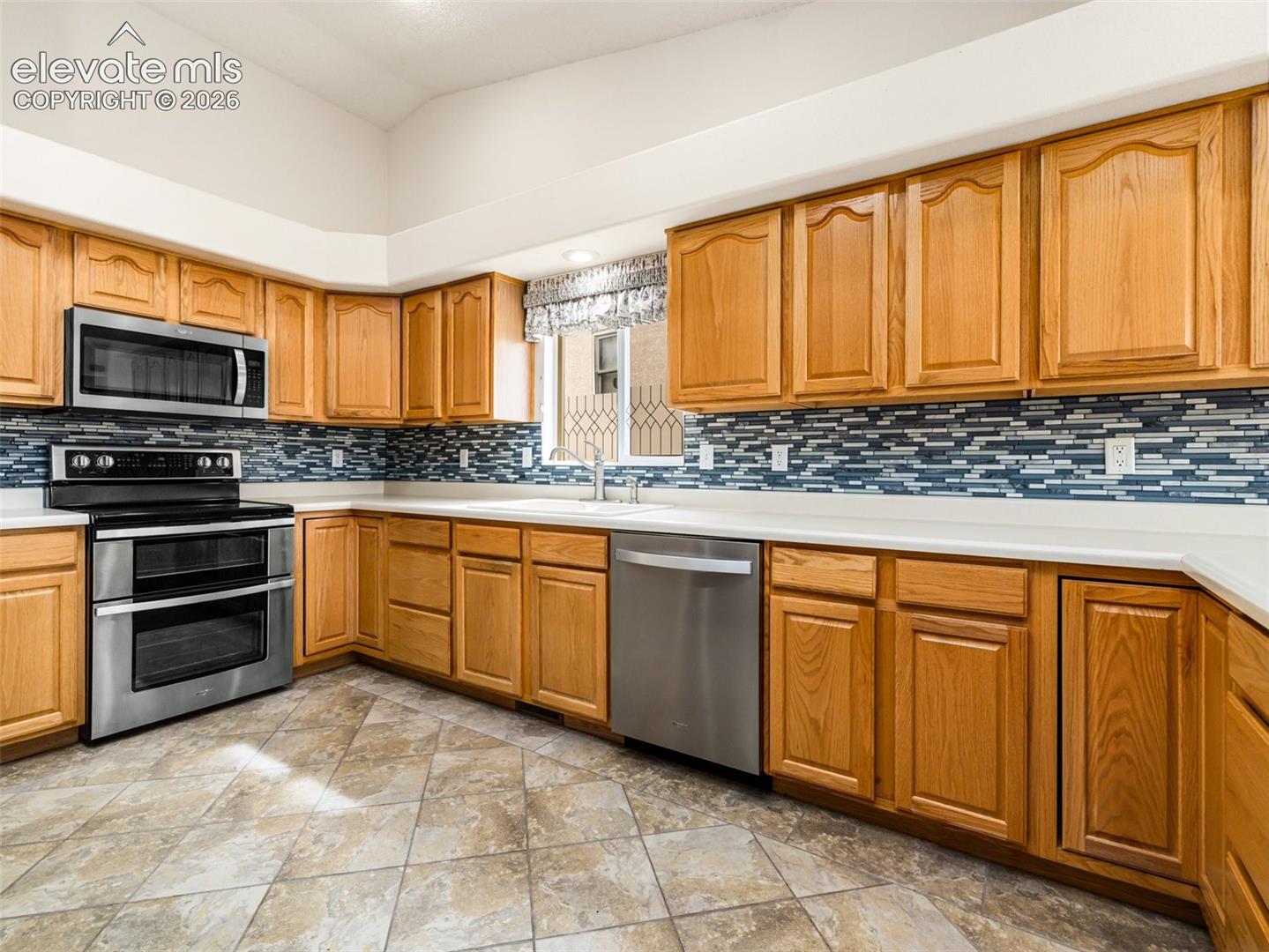 Listing photo 7 for 10 Brave Eagle Court