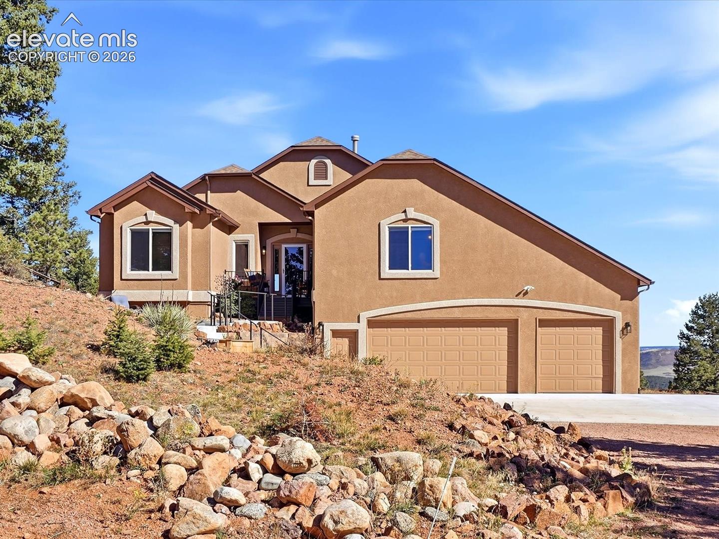Listing photo 2 for 13084 Deer Ridge Way