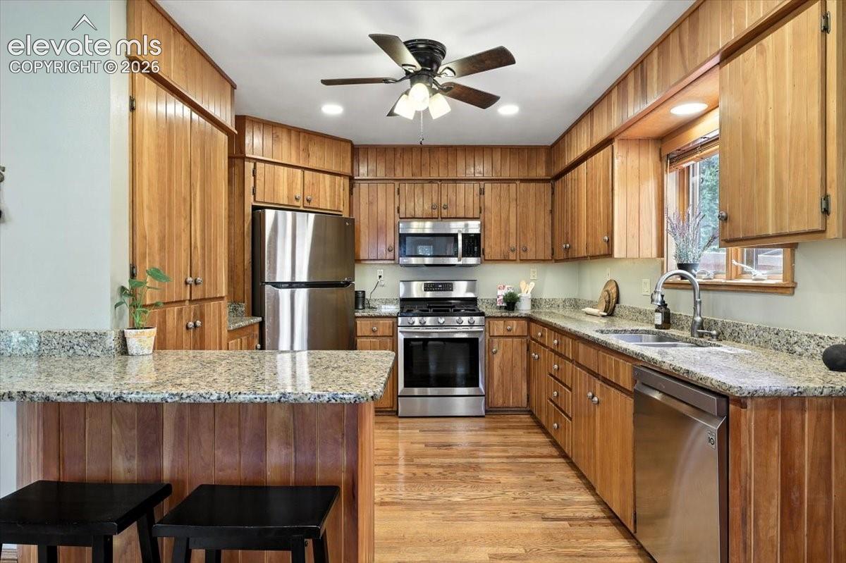 Listing photo 11 for 1975 Valley View Drive