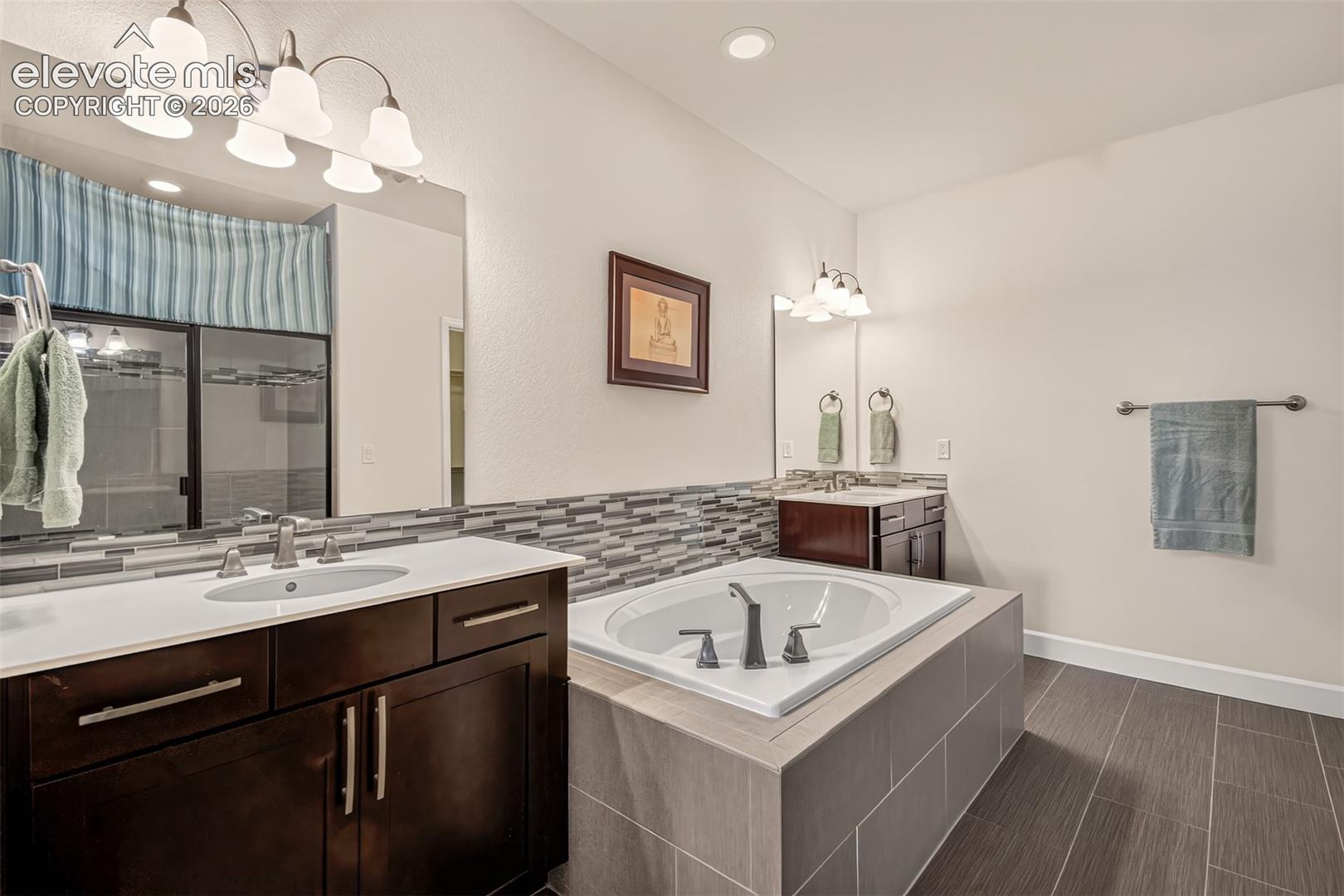 Listing photo 13 for 1506 PROMONTORY BLUFF View