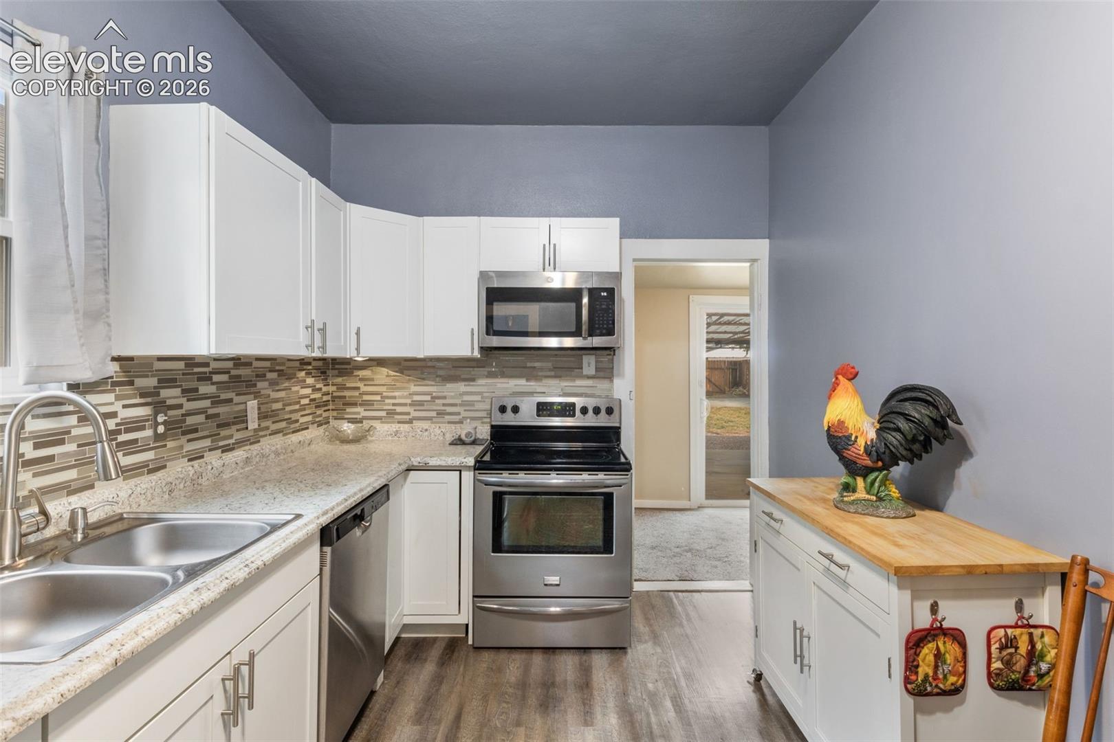 Listing photo 9 for 1418 Spruce Street